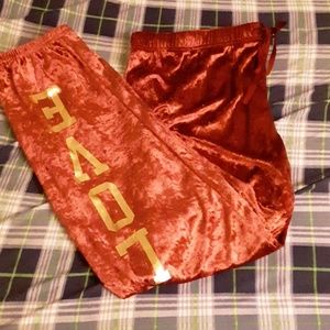 Women's pink/love sleepwear